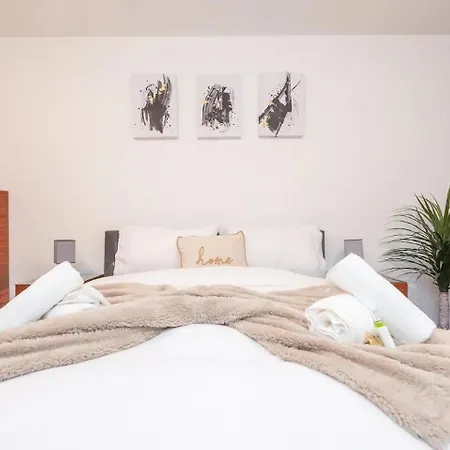 Apartment Pass The Keys Granary Wharf Deluxe - Balcony And Rooftop Garden