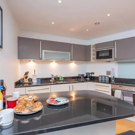 Apartment Pass The Keys Granary Wharf Deluxe - Balcony And Rooftop Garden *