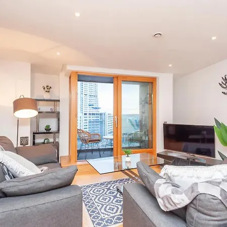 Pass The Keys Granary Wharf Deluxe - Balcony And Rooftop Garden Apartment Leeds (West Yorkshire)